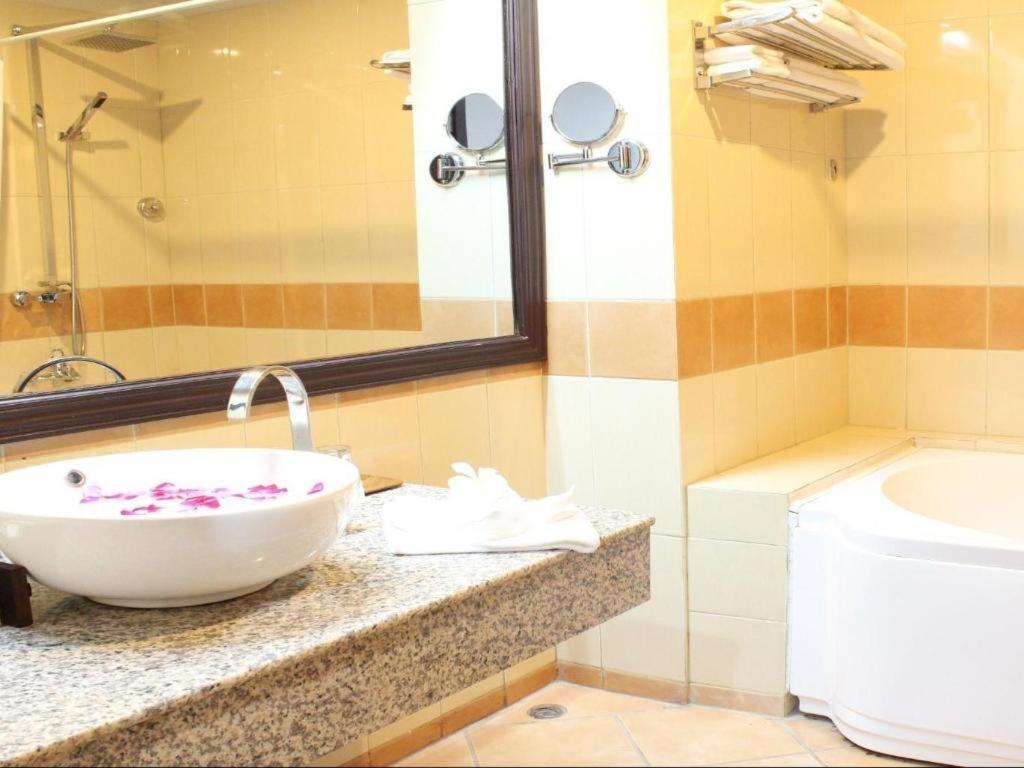 Daosavanh Resort & Spa Hotel Саванакет Екстериор снимка