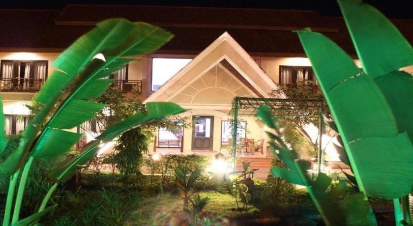 Daosavanh Resort & Spa Hotel Саванакет Екстериор снимка